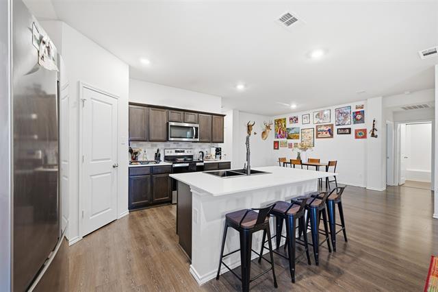 Foto del edificio - 1212 Briar Hl Dr