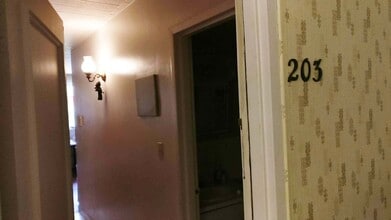 Building Photo - 3044 Sandwich St.