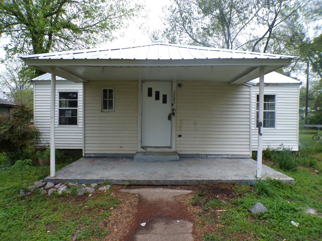 Foto principal - 1725 Short 14th St N