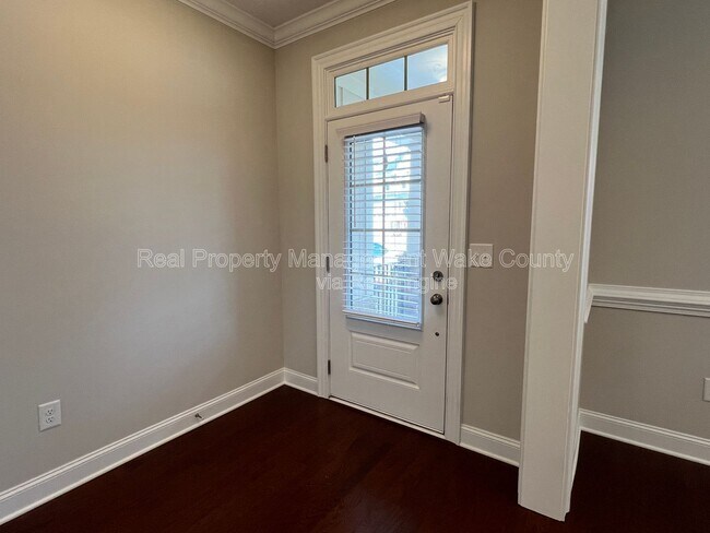 Foto del edificio - 1351 Gilwood Dr