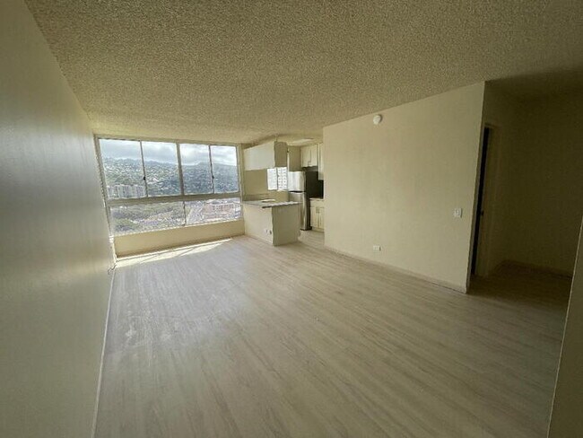 Foto del edificio - To register for the showing time below, no...