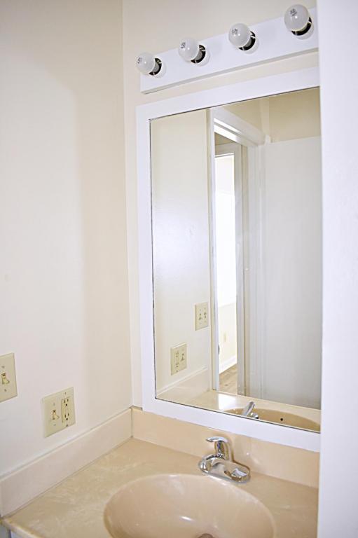 Foto del edificio - 801 East Main Street Apt. #42