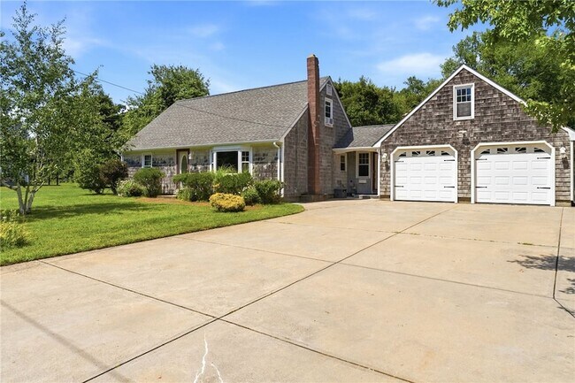 Building Photo - 6 Lakewood Dr