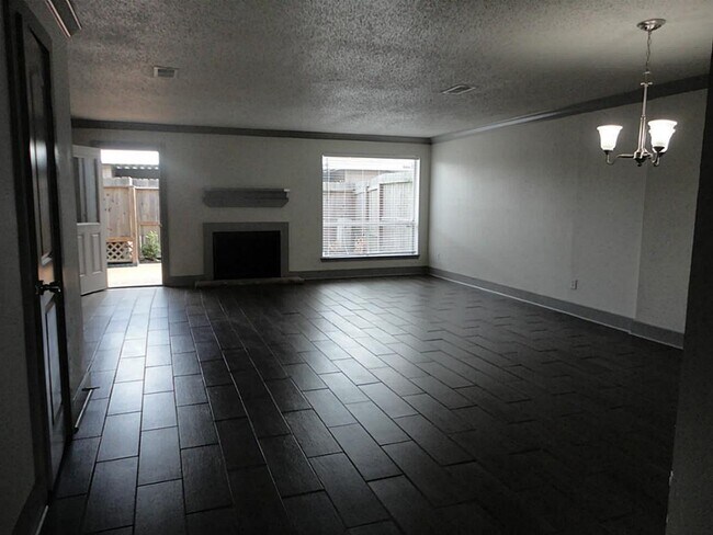 Building Photo - 6654 Montauk Dr