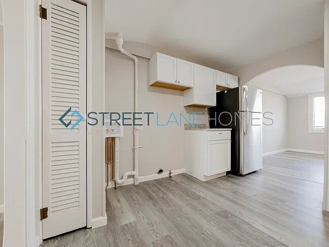 Building Photo - 2140 Miracle Ave