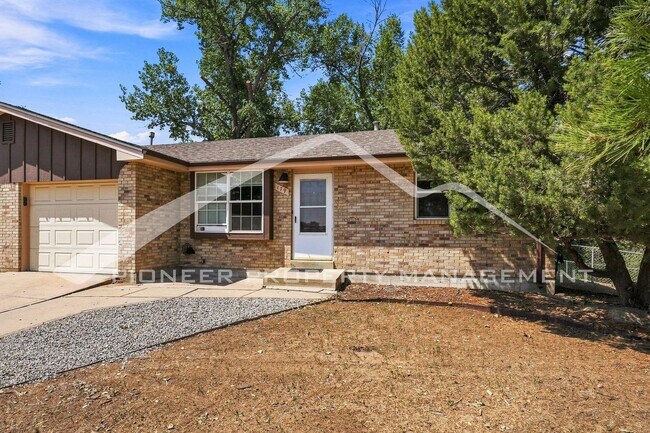 Foto del edificio - Charming 1/2 Duplex on Quiet Cul-De-Sac with Fenced Yard