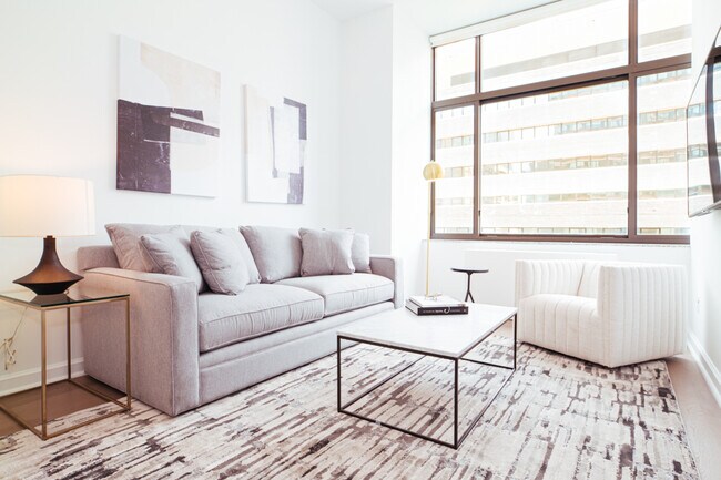 Building Photo - 500 W 56th St