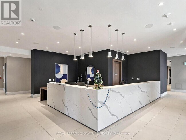 Photo du bâtiment - 2550 Simcoe St N