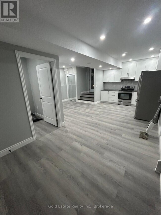 Photo du bâtiment - 228 Three Wood Dr