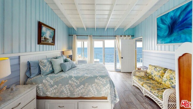 Foto del edificio - 24528 Malibu Rd
