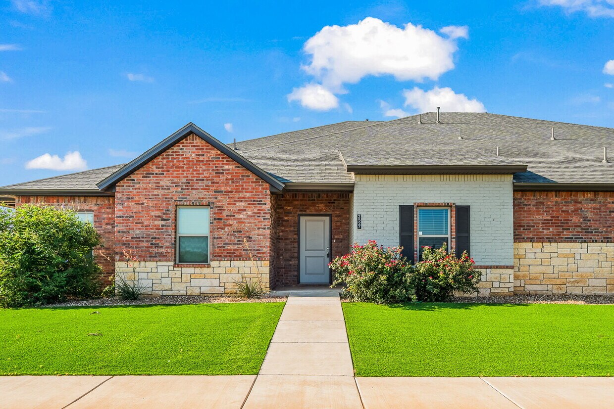 Foto principal - Beautiful Townhome Located South of Town N...