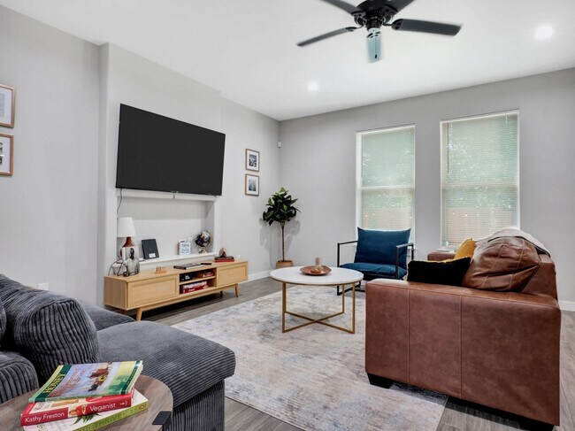 Foto del edificio - 721 Perry Ave