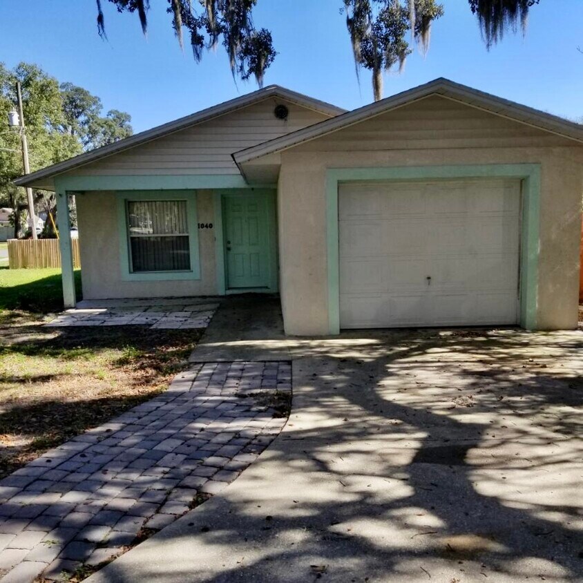 1040 N Clayton St, Mount Dora, FL 32757 House Rental in Mount Dora