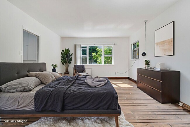 Foto del interior - Burton Way Luxury Investments LLC - 332 La Peer