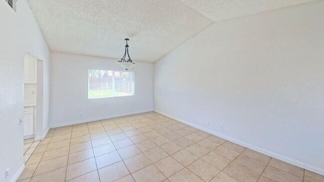 Building Photo - 13677 Golden Eagle Ct