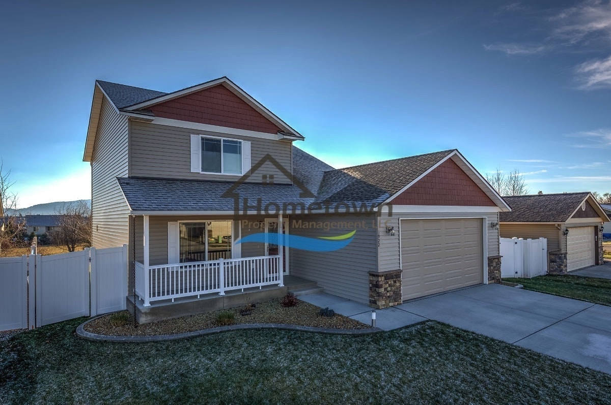 Primary Photo - Spacious 4 bed 2.5 bath Home in Post Falls!