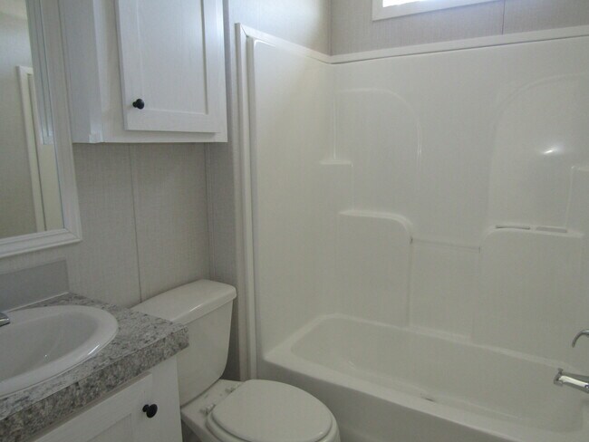 Foto del edificio - 200 Oak Harbor Camp