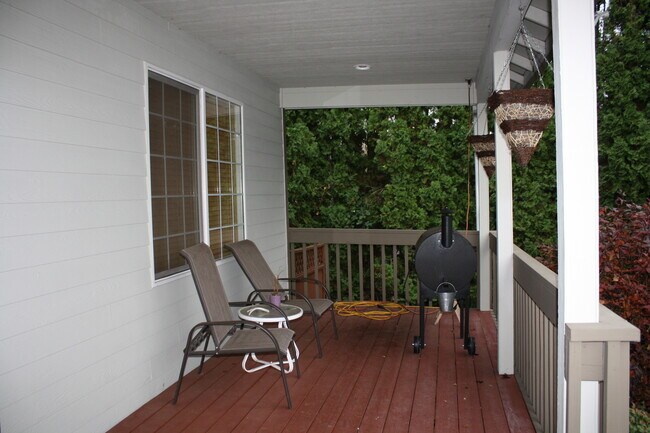 Building Photo - Beautiful One Level Home in Quiet Area