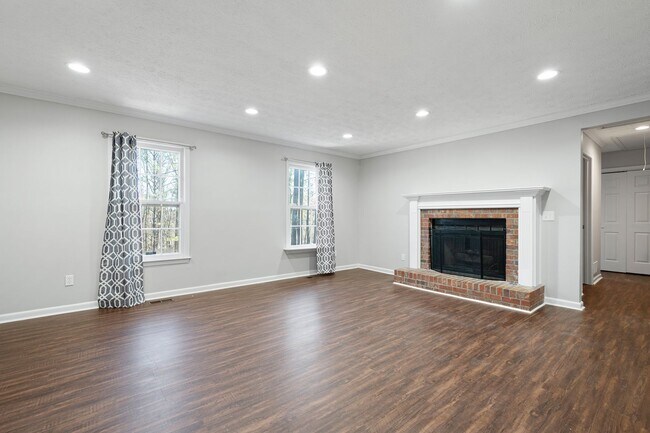 Foto del edificio - Beautifully Renovated Raised Ranch near Lake Allatoona
