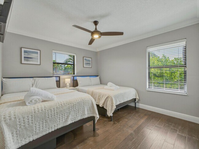Building Photo - 1127 Sea Pines Way