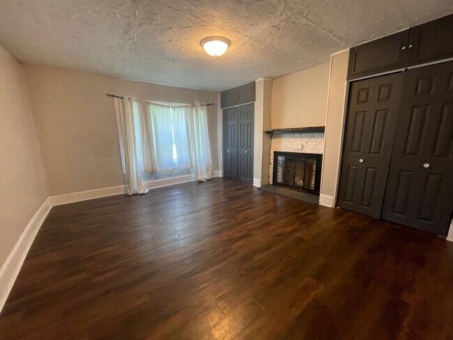 Foto del edificio - 720 E Court Ave