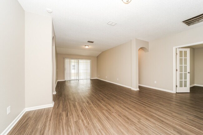 Foto del edificio - 11576 Kings Ridge Ct N