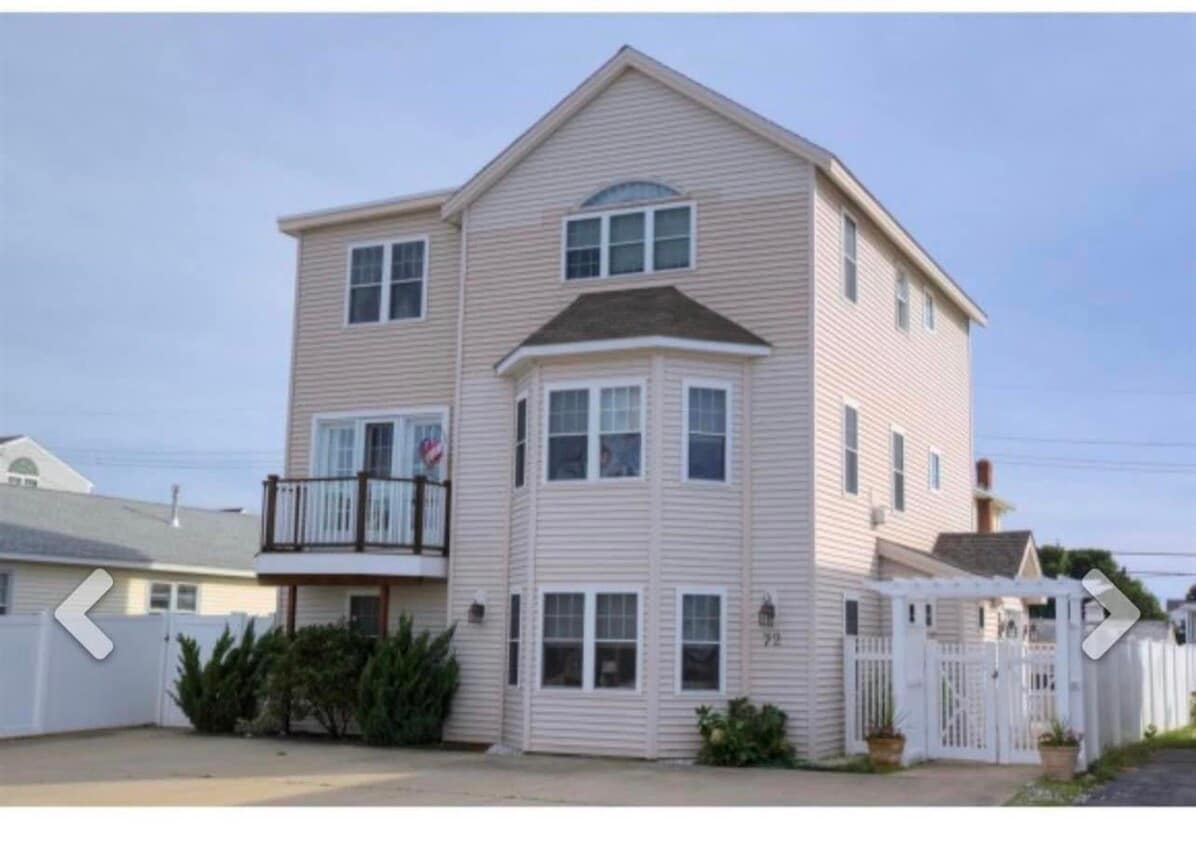 72 Plymouth St, Seabrook, NH 03874 Room for Rent in Seabrook, NH