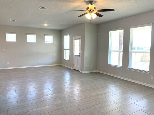 Building Photo - Large Single Level 4-bedroom in Oak Creek - Leander ISD