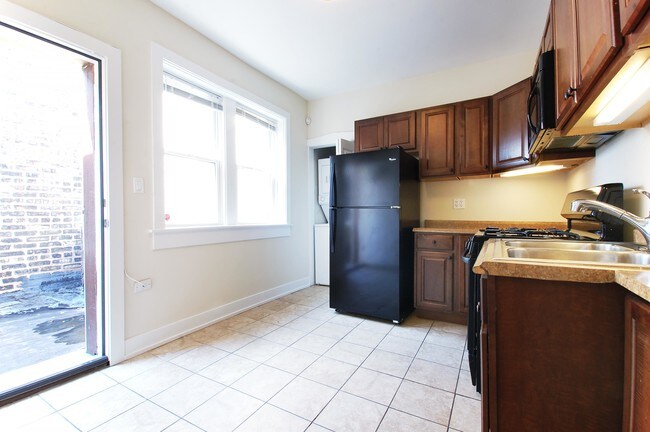Foto del edificio - 2 bedroom in Oak Park IL 60302