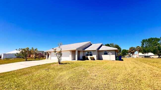 Building Photo - Charming, Spacious 2 Bedroom, 2 Bathroom H...