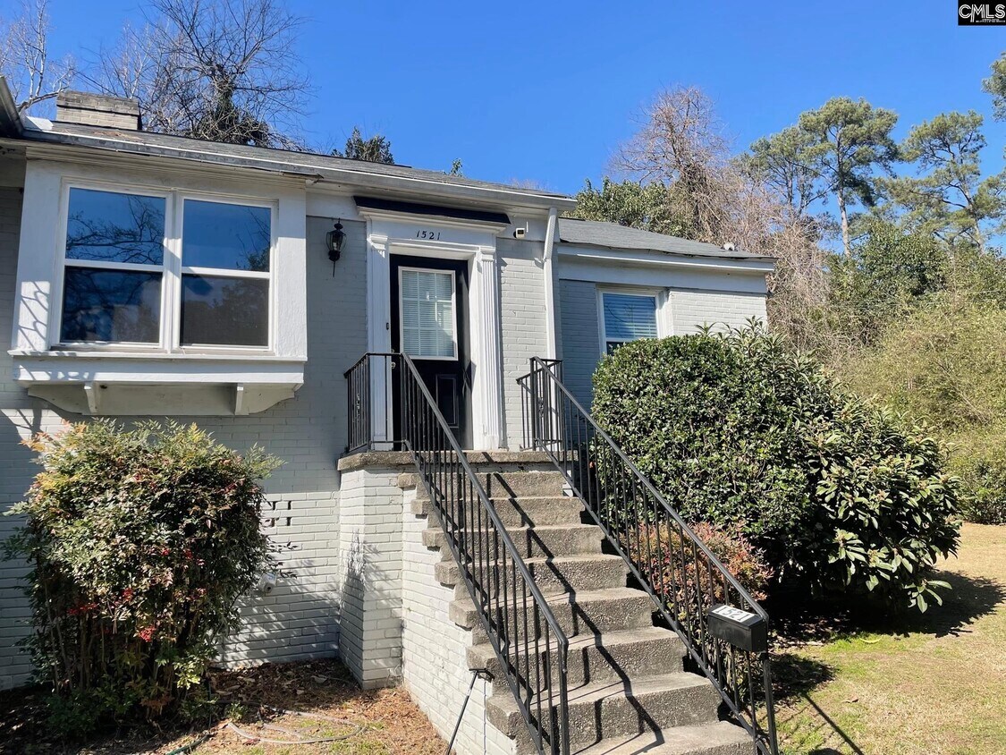 Primary Photo - 1521 Woodbine Ct