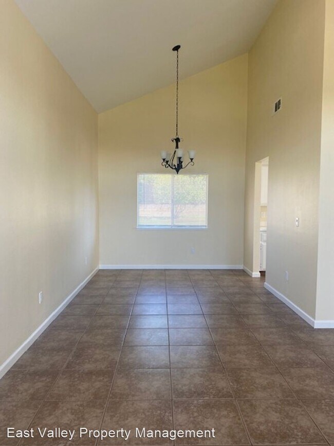 Building Photo - 3 br, 2.5 bath House - 28476 Wisteria Ln