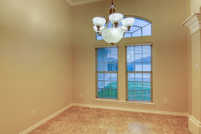Foto del edificio - 6814 Guinevere St