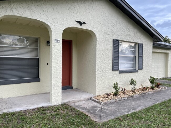 Building Photo - Cute 3 Bedroom