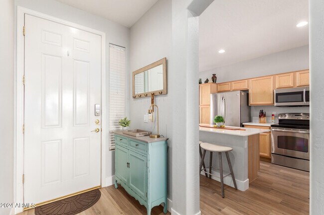 Foto del edificio - 3725 E Meadowview Dr