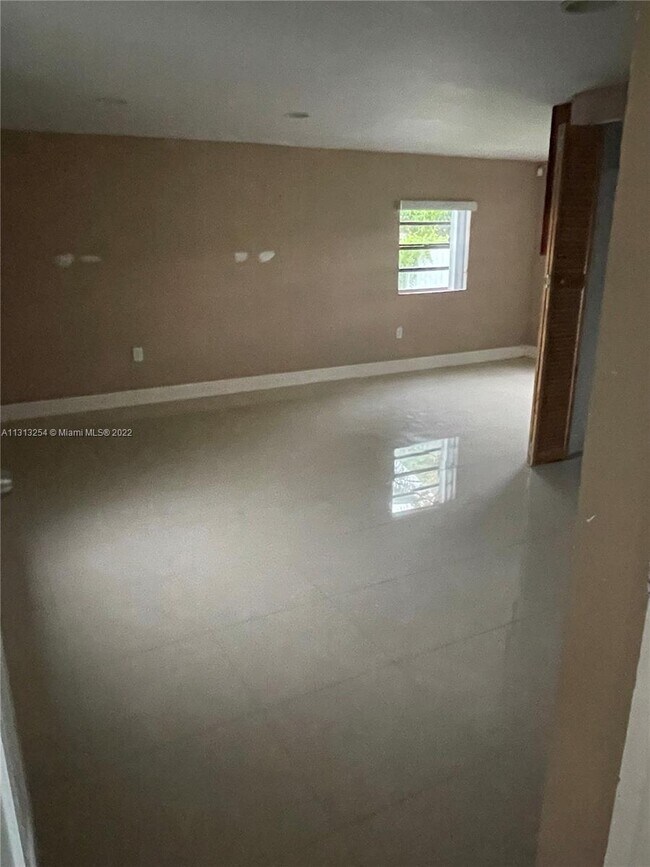 Foto del edificio - 11021 NW 19th Ave