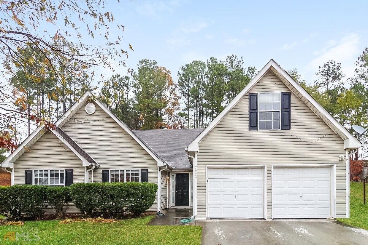 7642 Pond View Ln, Lithonia, GA 30058 House Rental in Lithonia, GA
