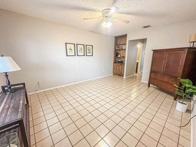 Foto del edificio - Cobblestone I Condo In The Baylor Bubble!