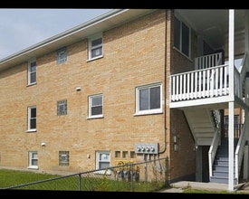 Building Photo - 1021 S 16th Ave