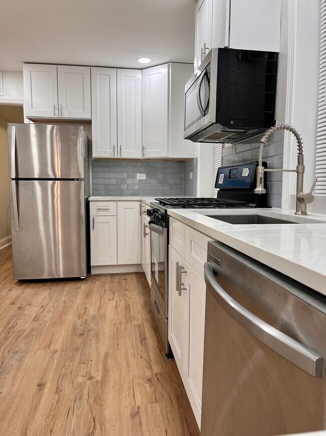 Foto del edificio - 3105 N Bernard St