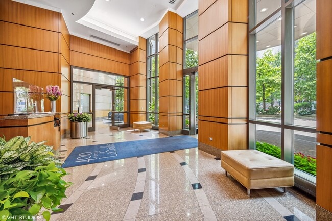 Building Photo - 400 N La Salle Dr