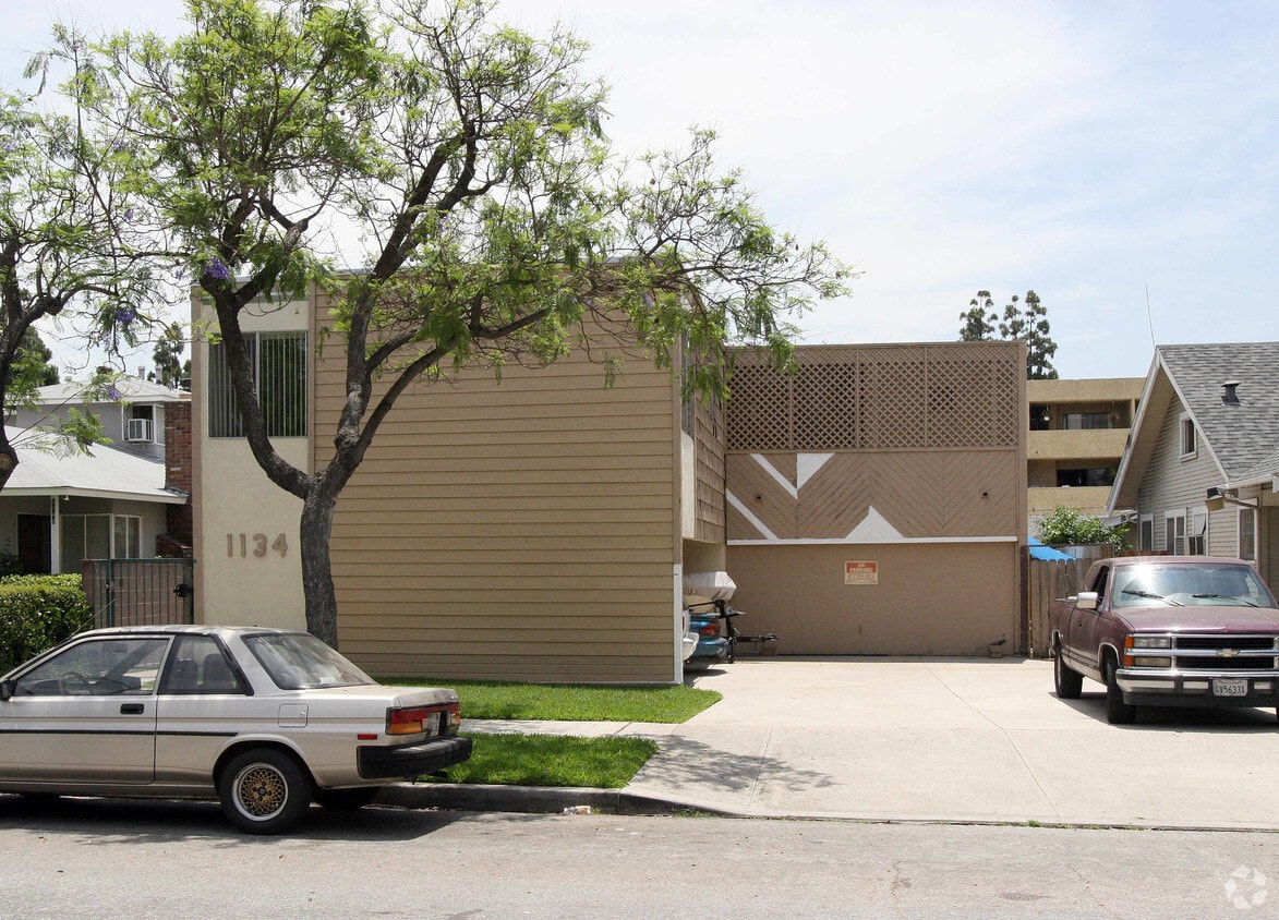 Building Photo - 1134 E Doran St