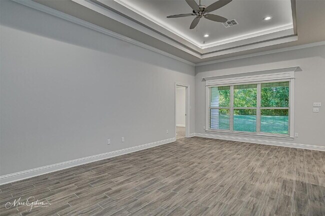 Foto del edificio - "Charming 3-Bedroom Oasis with Granite Ele...