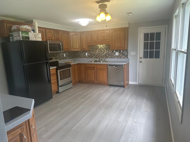 Building Photo - 608 Wheeler Ln