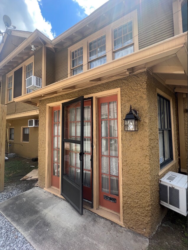 Foto principal - This 3bd/3ba is ON Broadway a Great Locati...