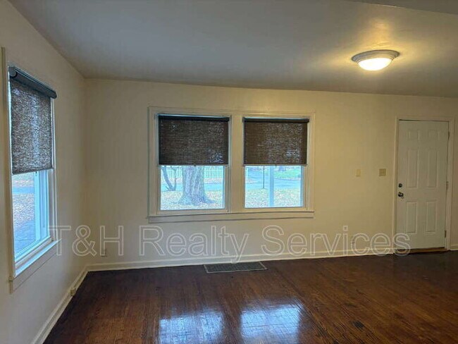 Foto del edificio - 5663 Norwaldo Ave