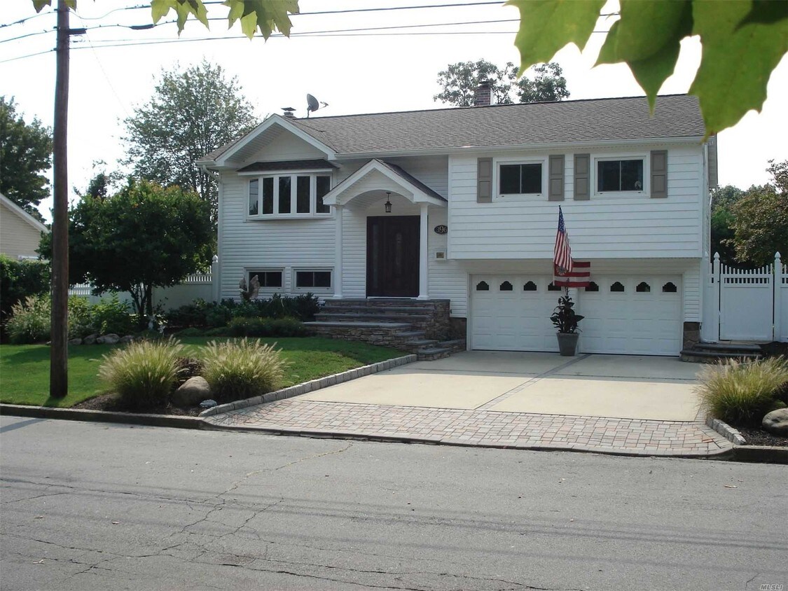 Primary Photo - 396 Elmwood St
