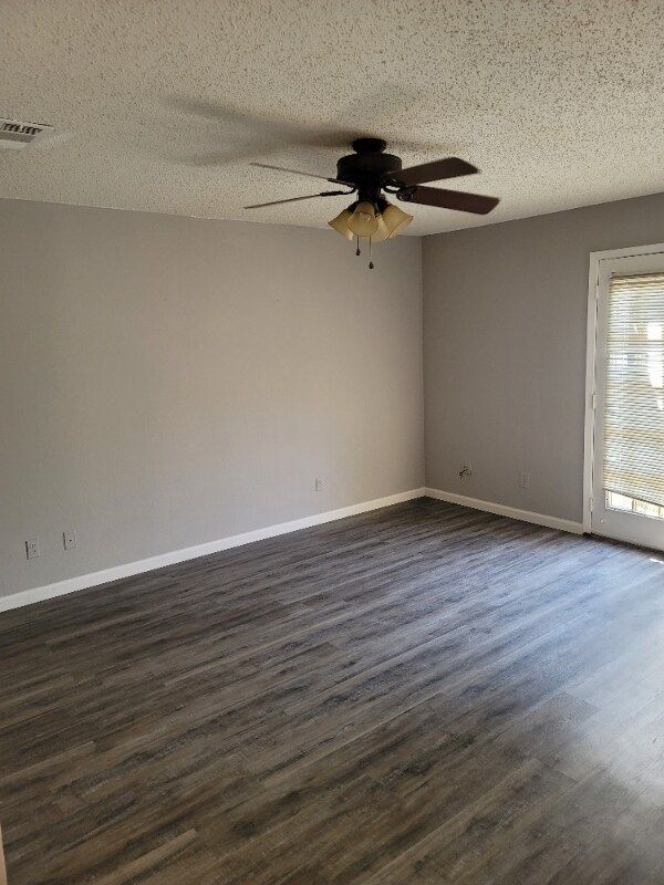 Foto del edificio - 9623 Walnut St