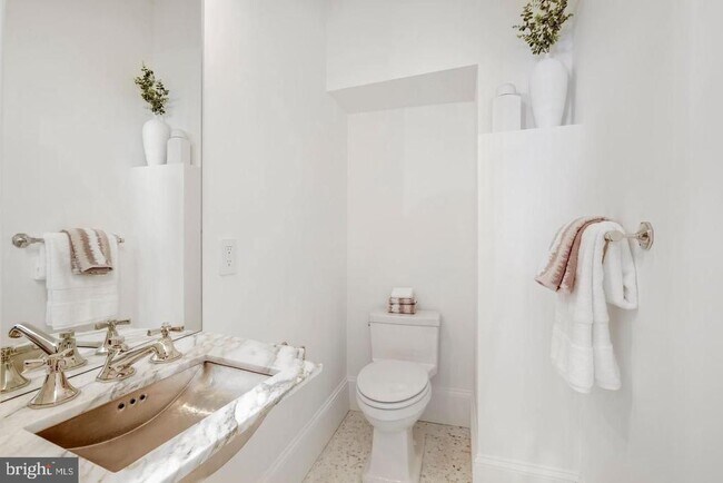 Foto del edificio - 1421 27th St NW