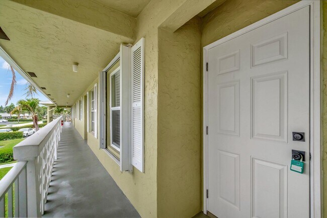 Building Photo - 1140 Mahogany Way